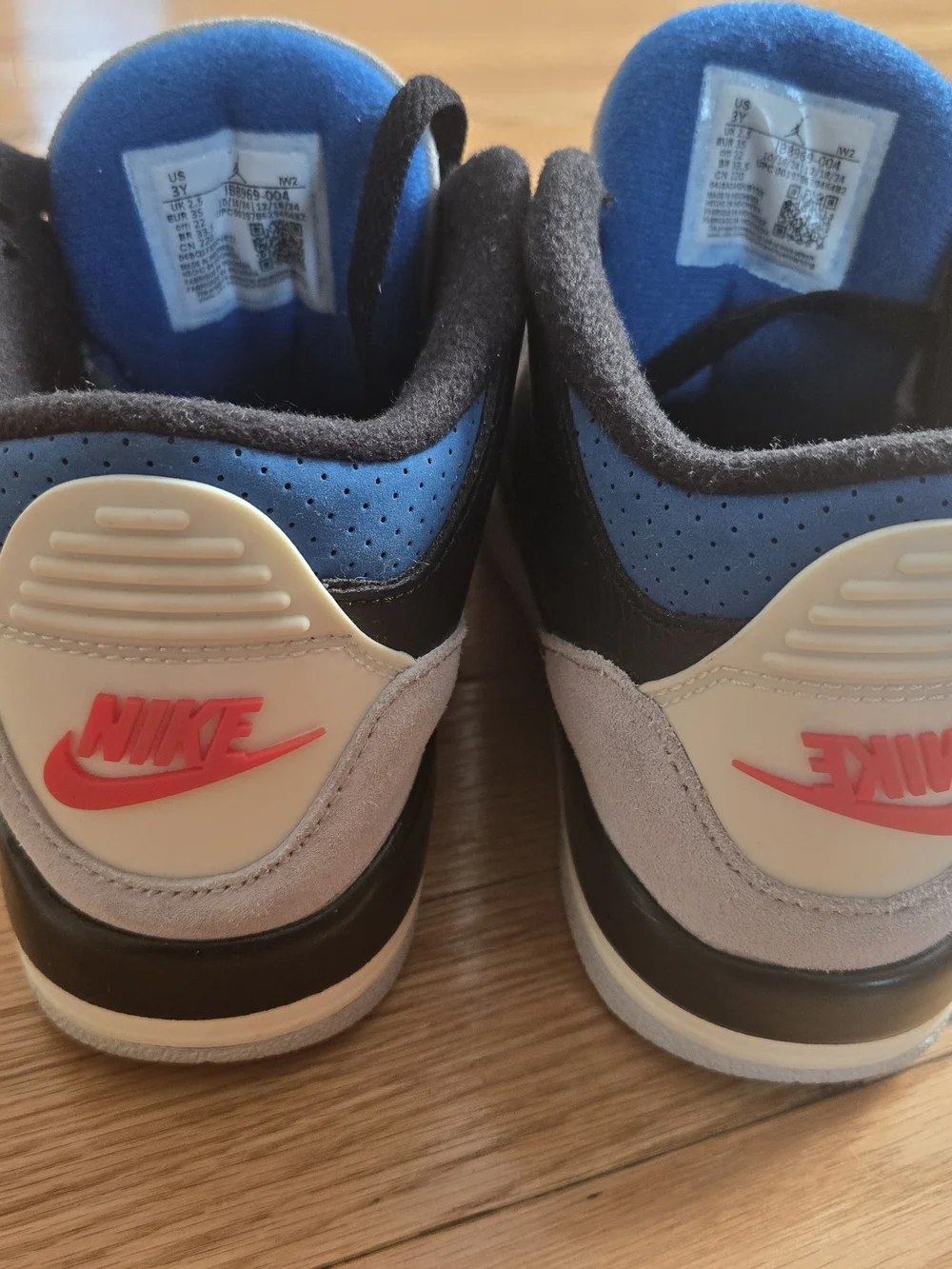 Nike Jordan Rare Air Kids Size 3
